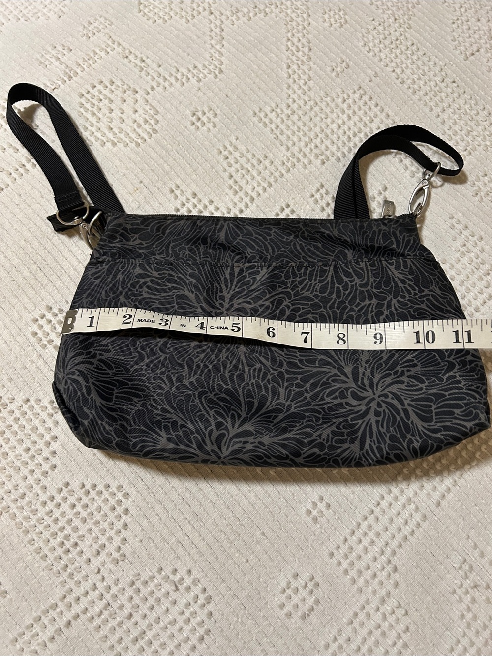 Baggallini Black Floral-Print Crossbody Bag RFID - Picture 6 of 7